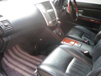 2004 Toyota Harrier Pictures