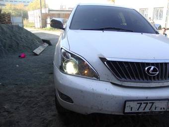 2004 Toyota Harrier Photos