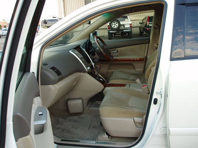 2005 Toyota Harrier