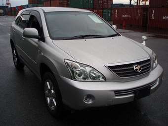 2005 Toyota Harrier Images