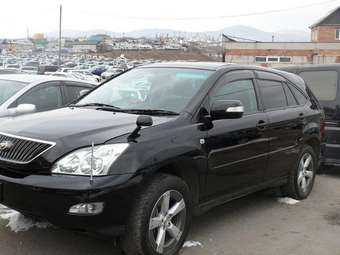 2005 Toyota Harrier Images