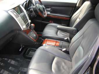 2005 Toyota Harrier Photos