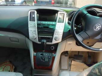 2005 Toyota Harrier Photos