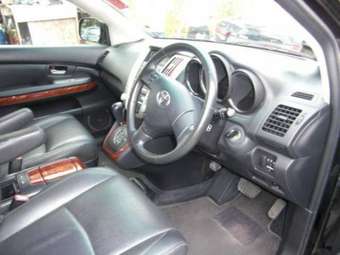 2005 Toyota Harrier Photos
