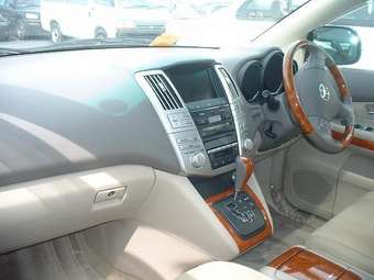 2005 Toyota Harrier Photos