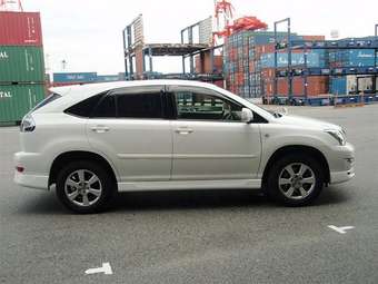 2005 Toyota Harrier Images