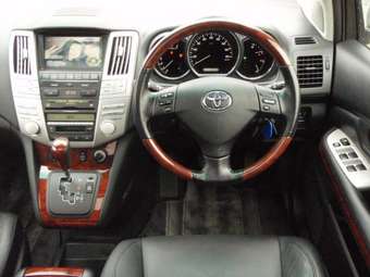 2005 Toyota Harrier Pictures