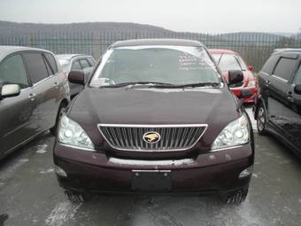 2005 Toyota Harrier Images