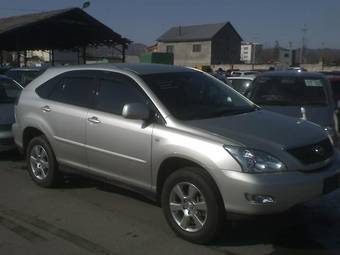 2005 Toyota Harrier Pictures