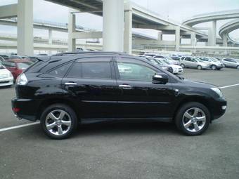 2005 Toyota Harrier Images