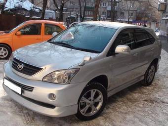 2005 Toyota Harrier Photos