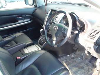 2005 Toyota Harrier Photos