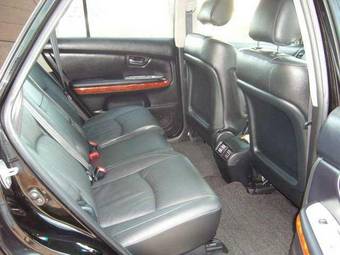 2005 Toyota Harrier Images