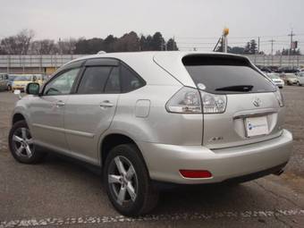 2005 Toyota Harrier Images