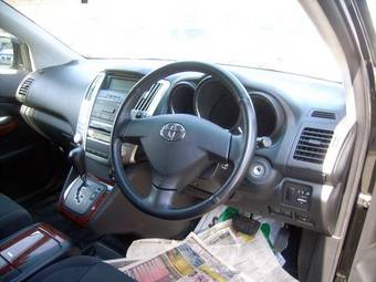 2005 Toyota Harrier Pictures