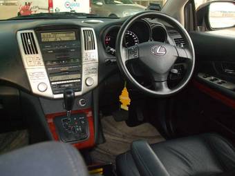 2005 Toyota Harrier Photos