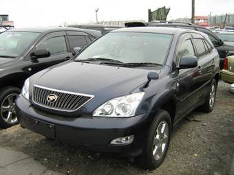 2005 Toyota Harrier Images