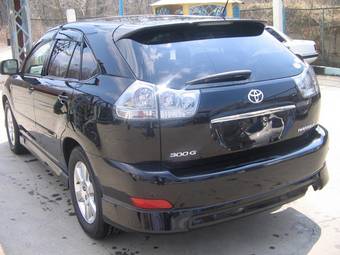 2005 Toyota Harrier Photos