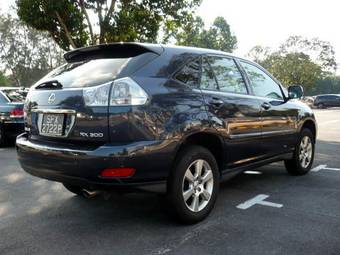 2005 Toyota Harrier Pics