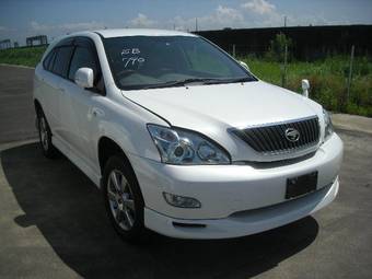 2005 Toyota Harrier Pictures