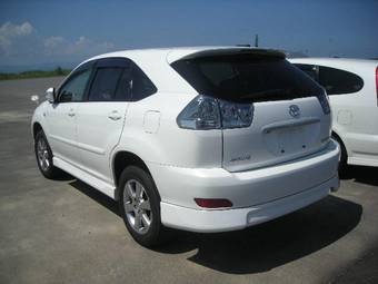 2005 Toyota Harrier Pictures