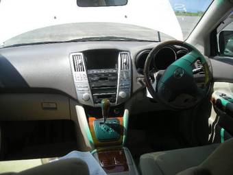 2005 Toyota Harrier Photos