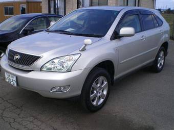 2005 Toyota Harrier Pictures