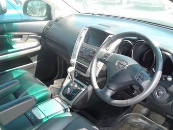 2005 Toyota Harrier Photos