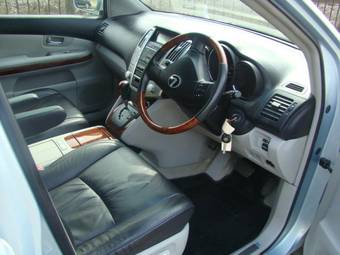 2005 Toyota Harrier Photos