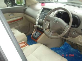 2005 Toyota Harrier Photos