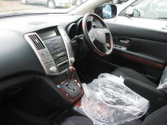 2005 Toyota Harrier Pictures