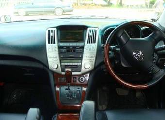 2005 Toyota Harrier Photos