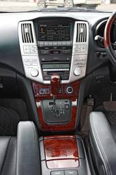2005 Toyota Harrier Photos