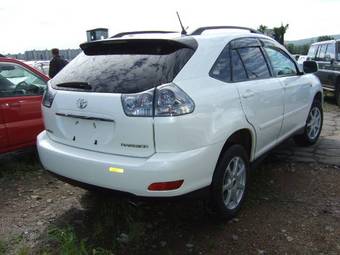 2005 Toyota Harrier Photos