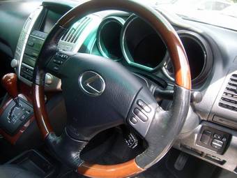 2005 Toyota Harrier Pictures