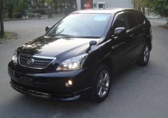 2005 Toyota Harrier Photos