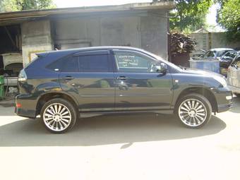 2005 Toyota Harrier Pictures