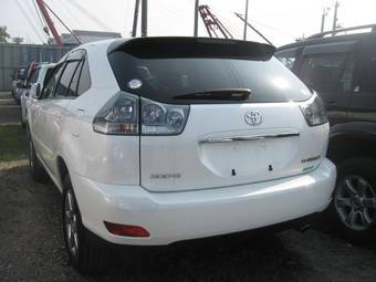 2005 Toyota Harrier Photos