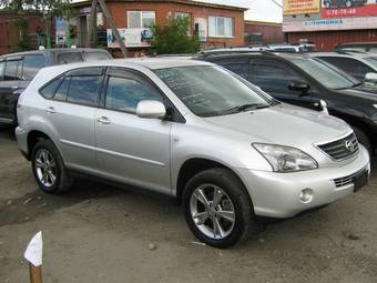 2005 Toyota Harrier Images