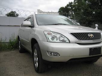 2005 Toyota Harrier Photos