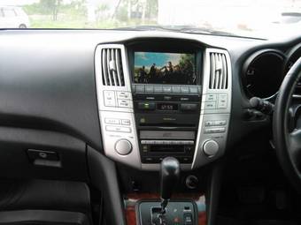 2005 Toyota Harrier Photos