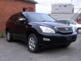 2005 Toyota Harrier Images