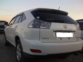 2005 Toyota Harrier Pictures