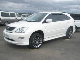 2005 Toyota Harrier Pictures