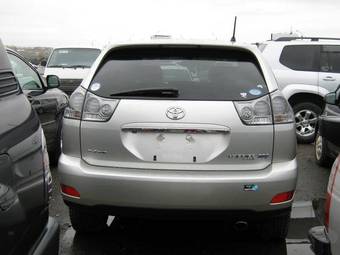 2005 Toyota Harrier Images