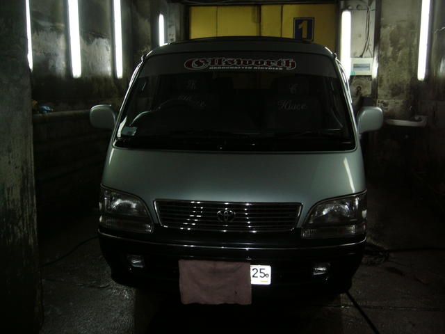 1999 Toyota Hiace