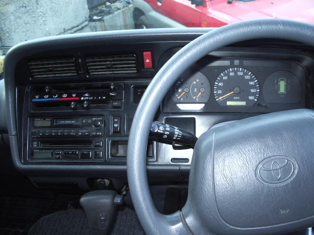 1999 Toyota Hiace Pictures