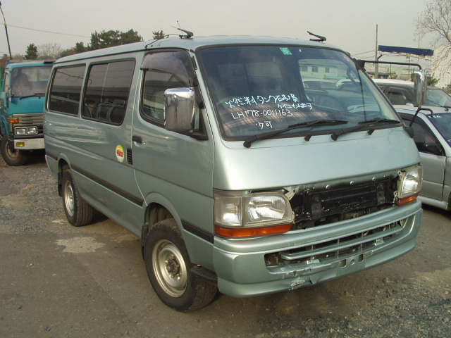 1999 Toyota Hiace Pictures
