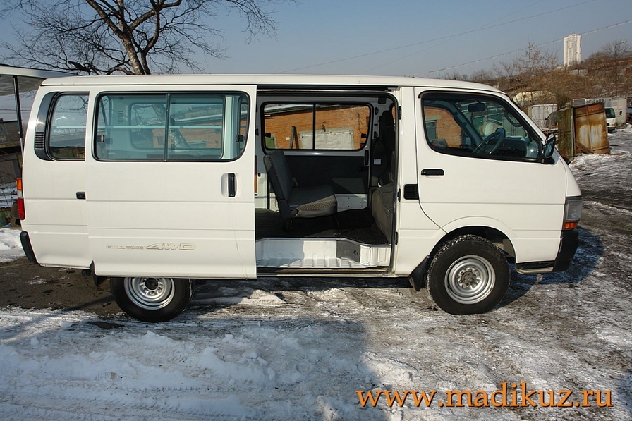 1999 Toyota Hiace Pictures