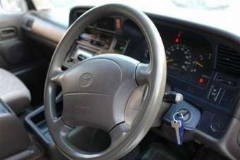 1999 Toyota Hiace Pictures